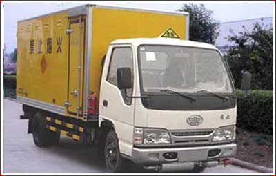解放爆破器材運(yùn)輸車圖片